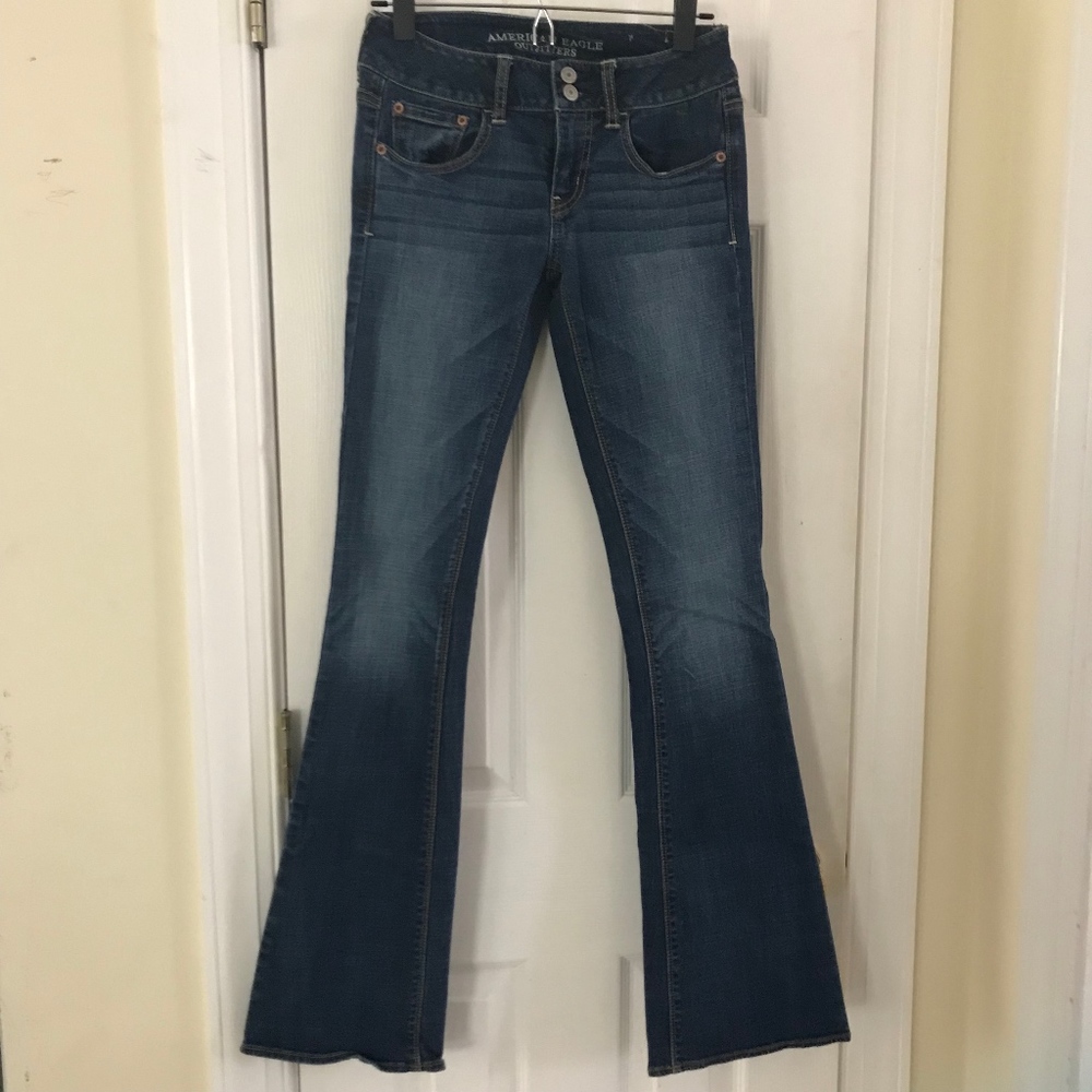 EUC American Eagle Outfitters Flare Jeans size 2